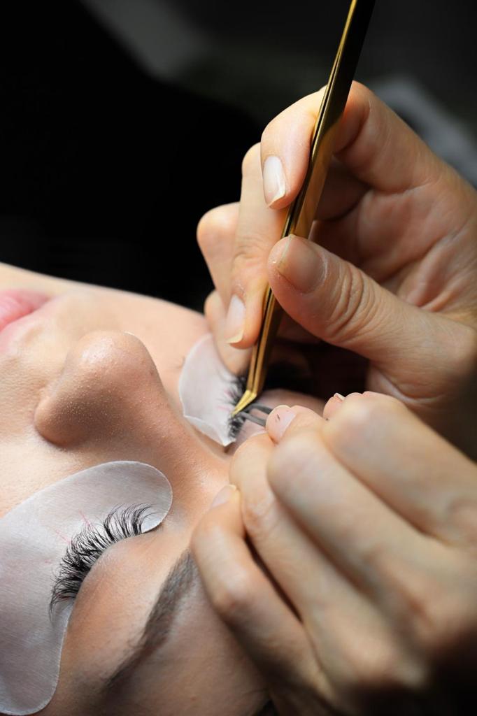 Wimpern & Augenbrauen